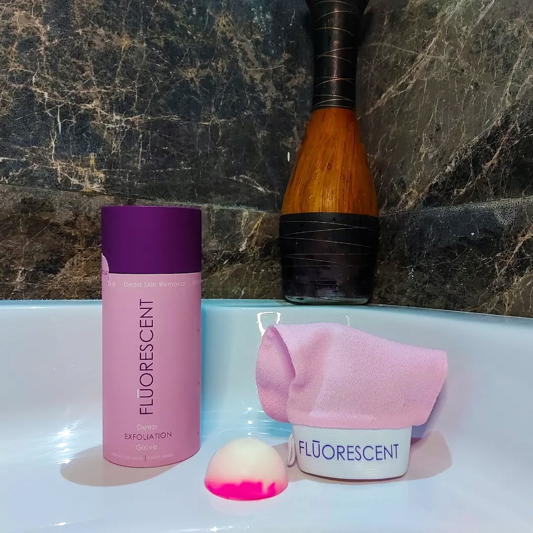 Fluorescent Glow Bundle - 1 Glove + 1 Small Soap